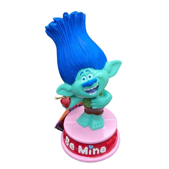 Dreamworks Other - Dreamworks Trolls Be Mine Musical Figurine 2017